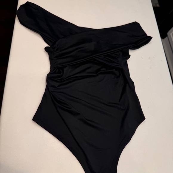 Cider Women’s Off The Shoulder Black Bodysuit Cross Back Sz XL NWT - Picture 10 of 13